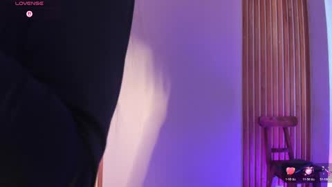sweetviolet___ online show from 05/31/26, 06:09