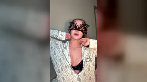 sweetvixen18 online show from 01/06/26, 05:22