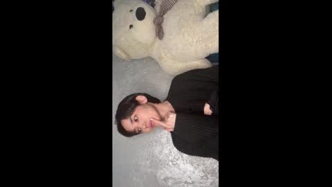 Snapshot of sweetwetg chatting on 03/22/26, 10:35 Adelin online show from 03/22/26, 10:35