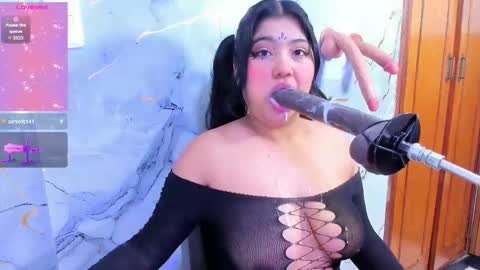 Snapshot of sweety_blowjob chatting on 03/19/26, 11:58 LINA online show from 03/19/26, 11:58