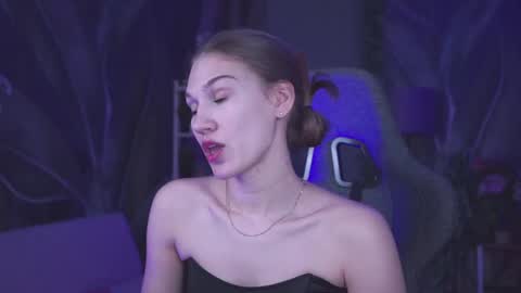 Snapshot of sweety_emilya chatting on 03/19/26, 09:13 Emily online show from 03/19/26, 09:13