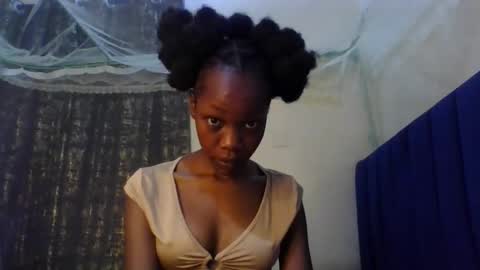 Snapshot of sweety_melanin chatting on 05/04/26, 05:14 Vickky online show from 05/04/26, 05:14
