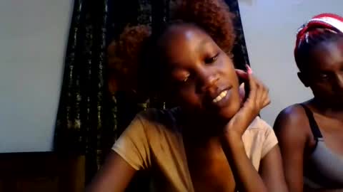 Snapshot of sweety_melanin chatting on 05/21/26, 01:34 Vickky online show from 05/21/26, 01:34