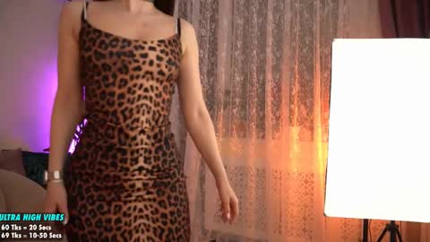 Snapshot of sweety_rinushka_ chatting on 02/16/25, 05:37 Katerina online show from 02/16/25, 05:37