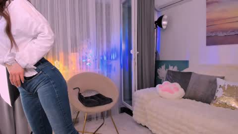 Snapshot of sweety_rinushka_ chatting on 10/05/25, 03:32 Katerina online show from 10/05/25, 03:32