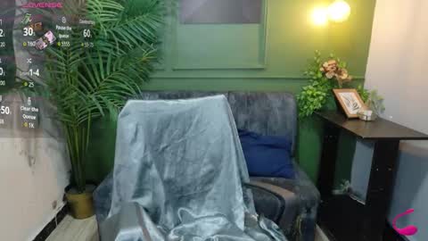 Snapshot of sweety_smilee chatting on 03/14/26, 07:41 Emma online show from 03/14/26, 07:41