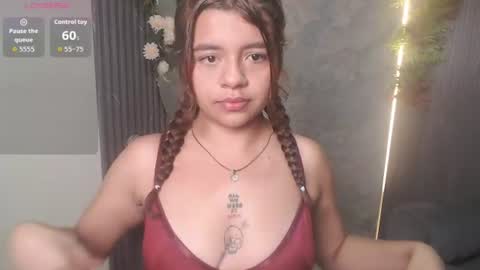 Snapshot of sweety_smilee chatting on 06/23/26, 12:47 Emma online show from 06/23/26, 12:47