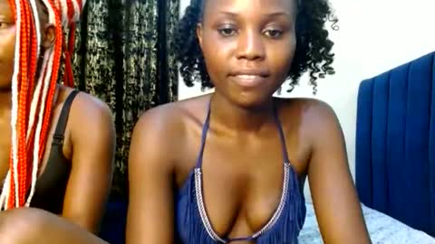 Snapshot of sweety_spixxy chatting on 05/25/26, 02:12 Dolly online show from 05/25/26, 02:12