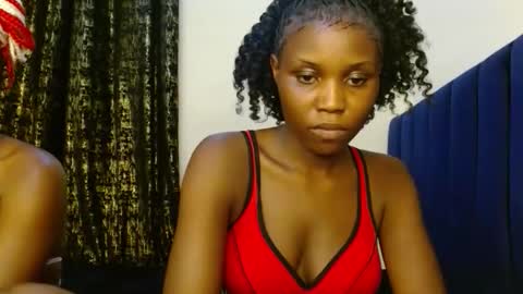 Snapshot of sweety_spixxy chatting on 05/28/26, 04:26 Dolly online show from 05/28/26, 04:26