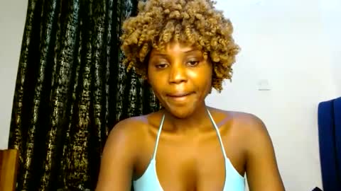 Snapshot of sweety_spixxy chatting on 06/04/26, 04:02 Dolly online show from 06/04/26, 04:02