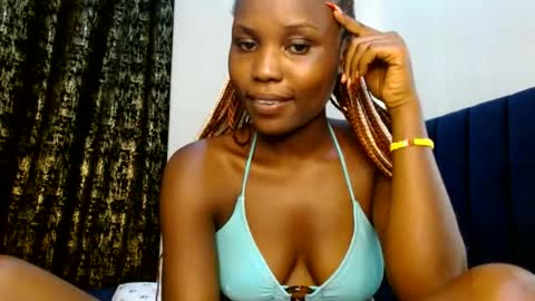 Snapshot of sweety_spixxy chatting on 06/26/26, 12:31 Dolly online show from 06/26/26, 12:31