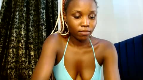 Snapshot of sweety_spixxy chatting on 06/27/26, 12:33 Dolly online show from 06/27/26, 12:33