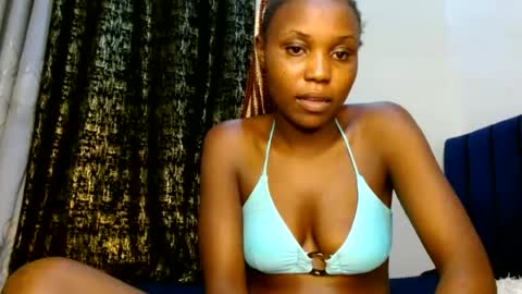 Snapshot of sweety_spixxy chatting on 06/28/26, 12:38 Dolly online show from 06/28/26, 12:38