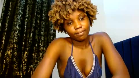 Snapshot of sweety_spixxy chatting on 06/29/26, 12:27 Dolly online show from 06/29/26, 12:27