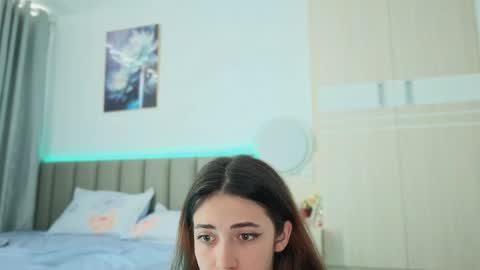 Vikky online show from 04/30/26, 12:17