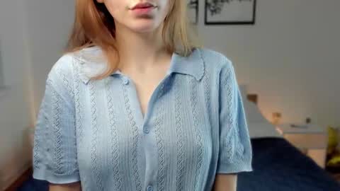 Bella . online show from 09/29/25, 07:51