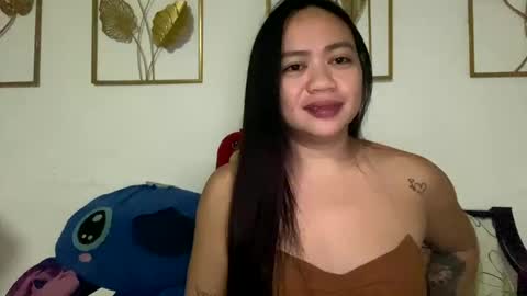 Snapshot of sweetyasian_ chatting on 10/15/25, 01:22 stacey online show from 10/15/25, 01:22