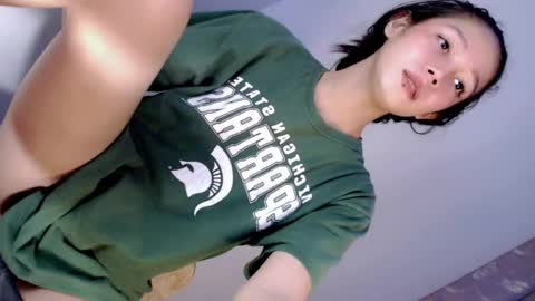 Snapshot of sweetyclairee chatting on 04/16/26, 10:56 Claire Watson online show from 04/16/26, 10:56