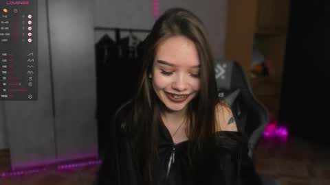 Snapshot of sweetydeviliya chatting on 01/19/26, 04:05 sweetydeviliya online show from 01/19/26, 04:05