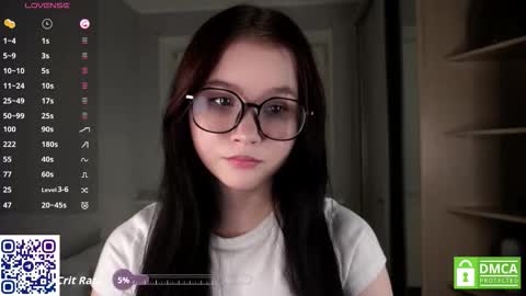 Astrid online show from 10/19/25, 06:08