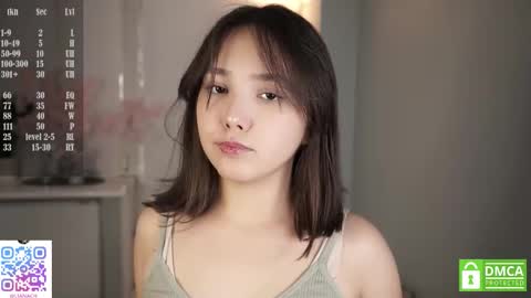 Snapshot of sweetyoops chatting on 10/28/25, 07:23 Astrid online show from 10/28/25, 07:23