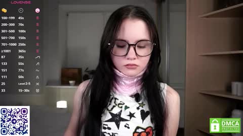 Snapshot of sweetyoops chatting on 11/05/25, 06:41 Astrid online show from 11/05/25, 06:41