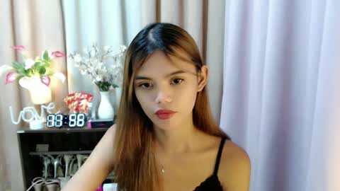 Snapshot of sweetytrannygirlxx chatting on 12/18/25, 03:56 Megan online show from 12/18/25, 03:56