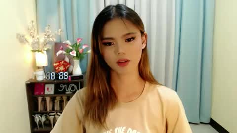 Snapshot of sweetytrannygirlxx chatting on 04/06/26, 12:06 Megan online show from 04/06/26, 12:06