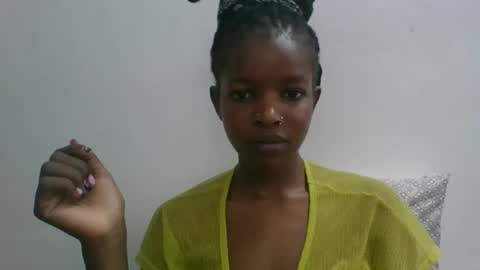 Snapshot of sweetz_candice chatting on 09/19/25, 11:22 sweetz_candice online show from 09/19/25, 11:22