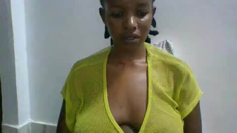 Snapshot of sweetz_candice chatting on 10/05/25, 12:31 sweetz_candice online show from 10/05/25, 12:31
