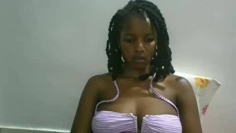Snapshot of sweetz_candice chatting on 10/17/25, 11:18 sweetz_candice online show from 10/17/25, 11:18