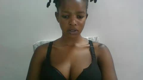 Snapshot of sweetz_candice chatting on 10/21/25, 10:38 sweetz_candice online show from 10/21/25, 10:38