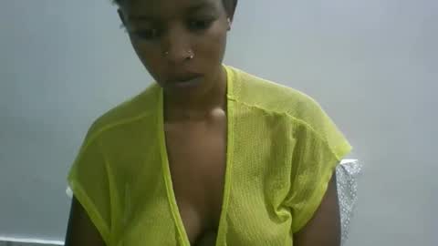 Snapshot of sweetz_candice chatting on 10/22/25, 03:01 sweetz_candice online show from 10/22/25, 03:01