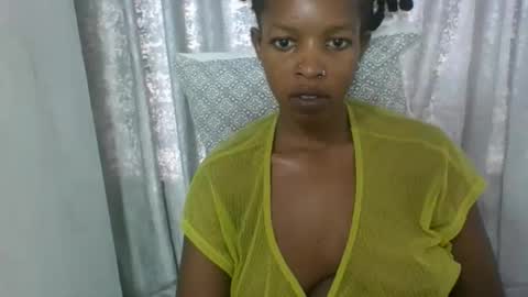 Snapshot of sweetz_candice chatting on 10/23/25, 12:37 sweetz_candice online show from 10/23/25, 12:37