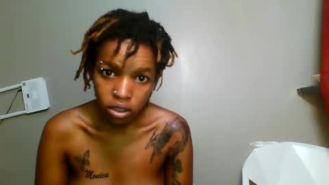 Snapshot of sweetz_candice chatting on 06/07/26, 05:06 sweetz_candice online show from 06/07/26, 05:06
