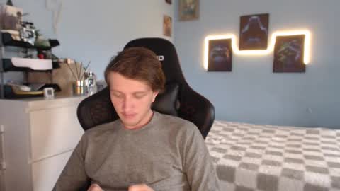 Snapshot of swetieecharmie chatting on 04/21/26, 02:45 CAT online show from 04/21/26, 02:45