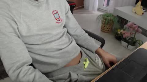 SwetLittleBoy4u online show from 10/02/25, 07:26