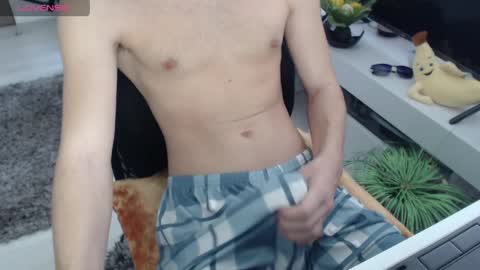 Snapshot of swetlittleboy4u chatting on 04/06/26, 09:10 SwetLittleBoy4u online show from 04/06/26, 09:10