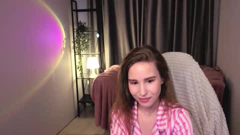 Snapshot of swetskitt chatting on 10/11/25, 05:17 Milana online show from 10/11/25, 05:17