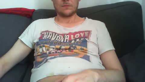 Snapshot of swim_696969 chatting on 04/24/26, 02:41 M online show from 04/24/26, 02:41