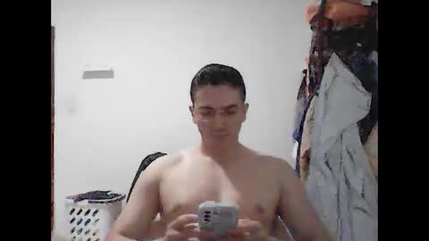 Snapshot of swimmer_latinboy chatting on 04/19/26, 10:56 Nadador Latino online show from 04/19/26, 10:56