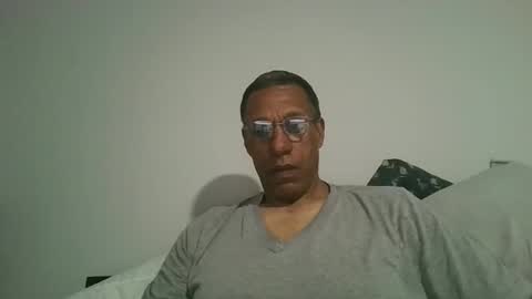 Snapshot of swimmerbod2495 chatting on 04/15/26, 02:51 swimmerbod2495 online show from 04/15/26, 02:51