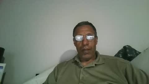 Snapshot of swimmerbod2495 chatting on 04/20/26, 01:08 swimmerbod2495 online show from 04/20/26, 01:08