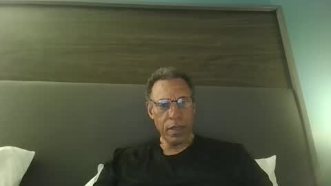 Snapshot of swimmerbod2495 chatting on 05/16/26, 06:21 swimmerbod2495 online show from 05/16/26, 06:21