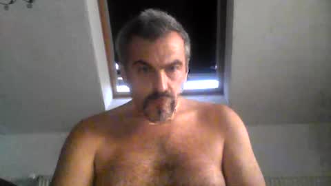 Snapshot of swinger_men_austria chatting on 11/17/25, 06:41 swinger_men_austria online show from 11/17/25, 06:41
