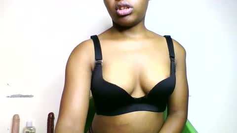 Snapshot of swit_candy chatting on 05/16/26, 01:21 Candy online show from 05/16/26, 01:21