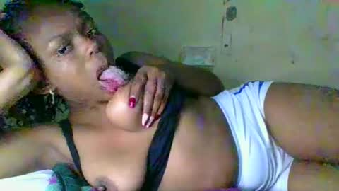 Snapshot of swit_seduction chatting on 05/28/26, 04:37 swit_seduction online show from 05/28/26, 04:37