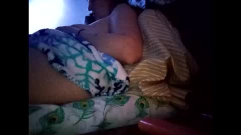 Snapshot of swollenclitneedsdad chatting on 11/21/25, 04:22 swollenclitneedsdad online show from 11/21/25, 04:22