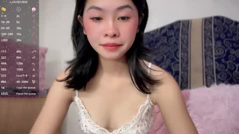 Snapshot of swt_asianholly chatting on 03/27/26, 02:06 Holly online show from 03/27/26, 02:06