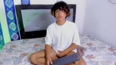 swwet_boy online show from 12/23/24, 05:11